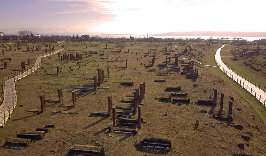 Dünyanın en büyük Türk-İslam mezarlığı Ahlat'a ziyaretçi akını