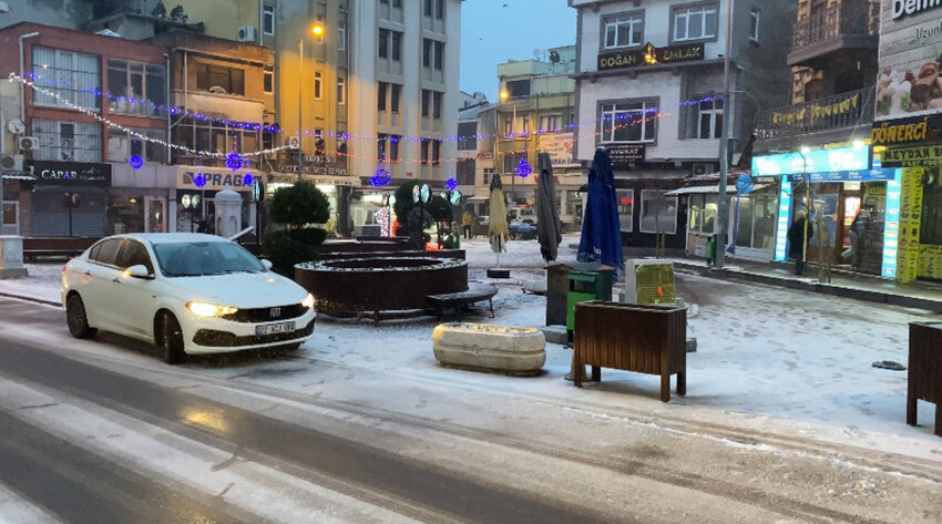 Beyaz hasret bitti, beklenen kar geldi! Bazı illerde okullar tatil edildi