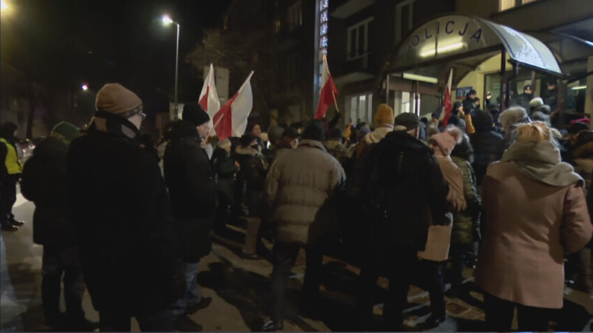Polonya polisi Cumhurbaşkanlığı Sarayı'nı bastı, eski İçişleri Bakanı gözaltına alındı