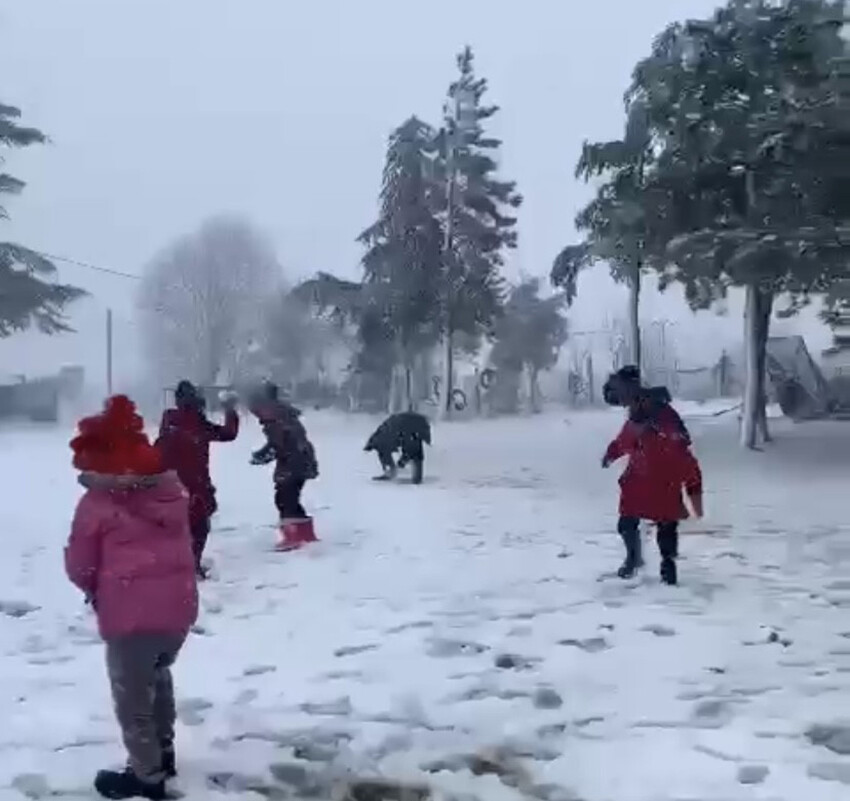 Beyaz hasret bitti, beklenen kar geldi! Bazı illerde okullar tatil edildi