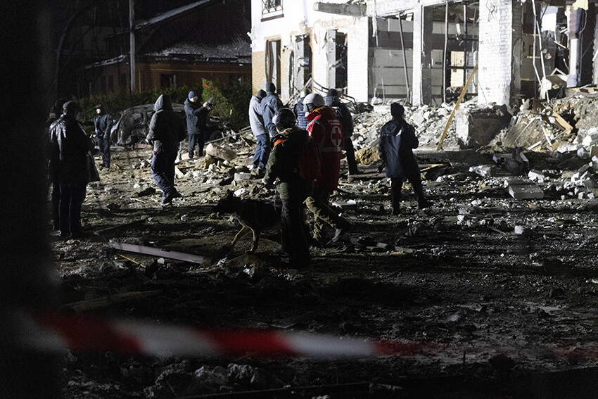 Ukrayna'da Türk gazetecilerin kaldığı otel füzelerin hedefi oldu!