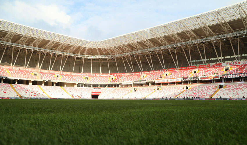 Galatasaray, Sivasspor ile deplasmanda karşılaşıyor! Okan Buruk'tan Ali Turap sürprizi Galatasaray, Sivasspor ile deplasmanda karşılaşıyor! Okan Buruk'tan Ali Turap sürprizi
