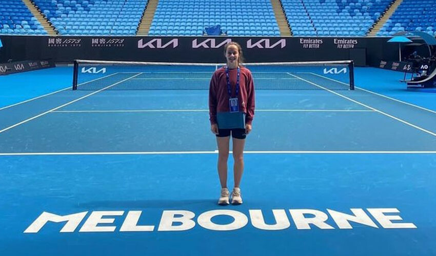 Avustralya Açık'ta yarışan Zeynep Sönmez gururlandırdı, Rus rakibini devirip finale kaldı