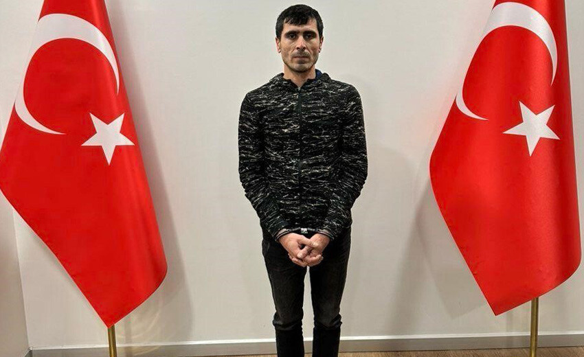 MİT, PKK'nın üst düzey ismini yurt dışında yakalayıp Türkiye'ye getirdi MİT, PKK'nın üst düzey ismini yurt dışında yakalayıp Türkiye'ye getirdi