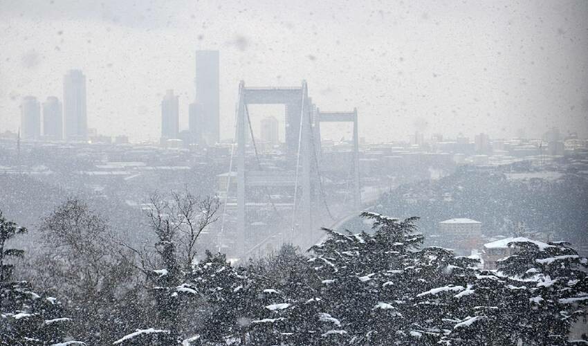 AKOM saat verip uyardı… İstanbul’a kar fırtınası geliyor! Çok sayıda ilde etkili olacak