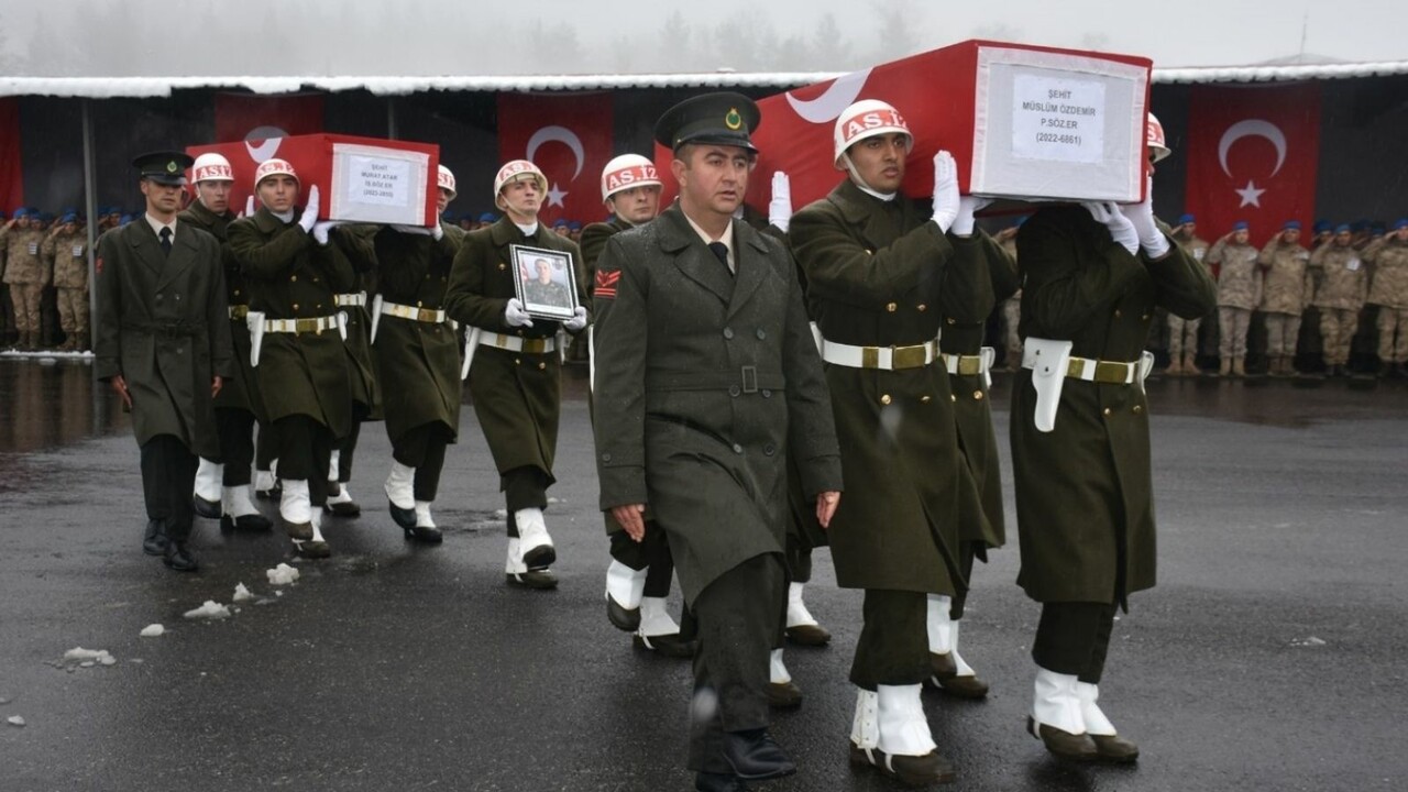 Alçak saldırıya isyan ettiler! "Kalbimiz kuruyor ocağa düşen ateşle"