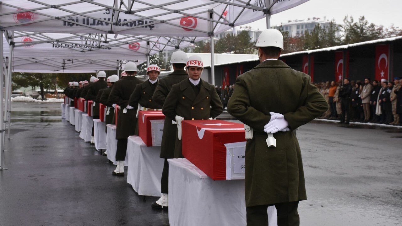 Pençe Kilit şehitlerinin cenazeleri memleketlerine uğurlandı