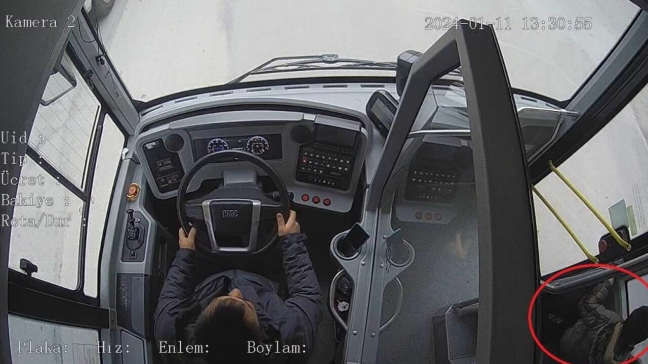 Bursa'da akılalmaz olay! Torununu otobüste unuttu