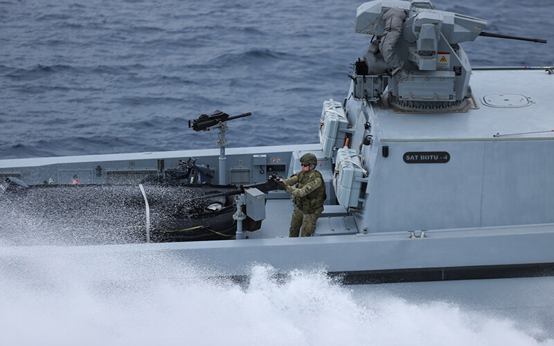 Deniz Kuvvetleri'nden Doğu Akdeniz’de nefes kesen tatbikat, SAT timi adayı böyle ele geçirdi