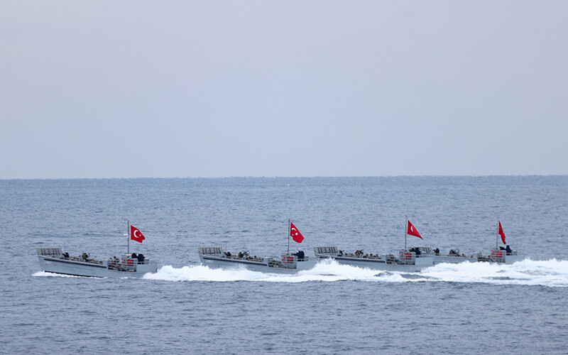 Deniz Kuvvetleri'nden Doğu Akdeniz’de nefes kesen tatbikat, SAT timi adayı böyle ele geçirdi