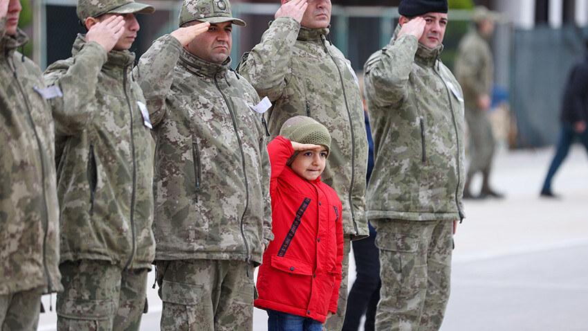 Türkiye kahraman şehitlerini dualarla son yolculuğuna uğurluyor