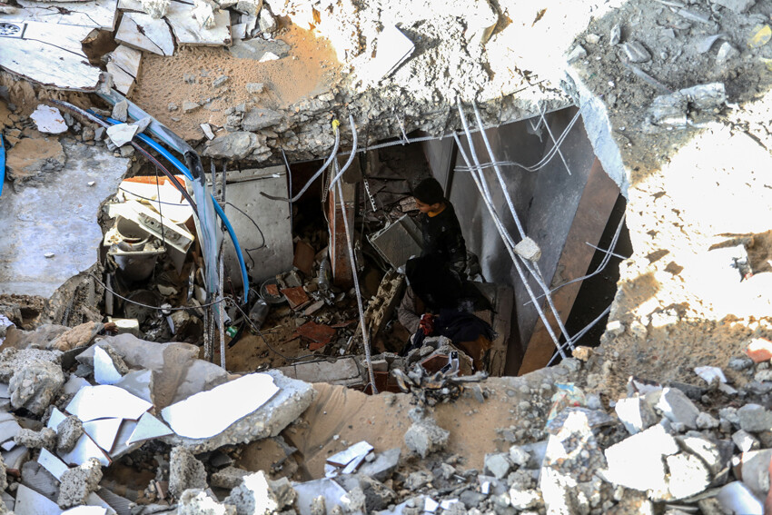 İsrail'den katliama '4 saatlik ara' İsrail'den katliama '4 saatlik ara'