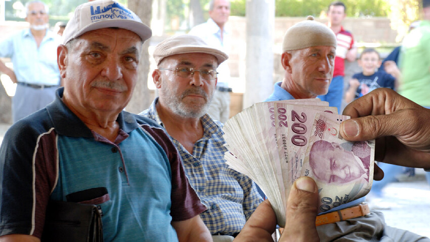 Emekli maaşına ek zam için son kulis! Uzman isim konuşulan rakamı açıkladı Emekli maaşına ek zam için son kulis! Uzman isim konuşulan rakamı açıkladı