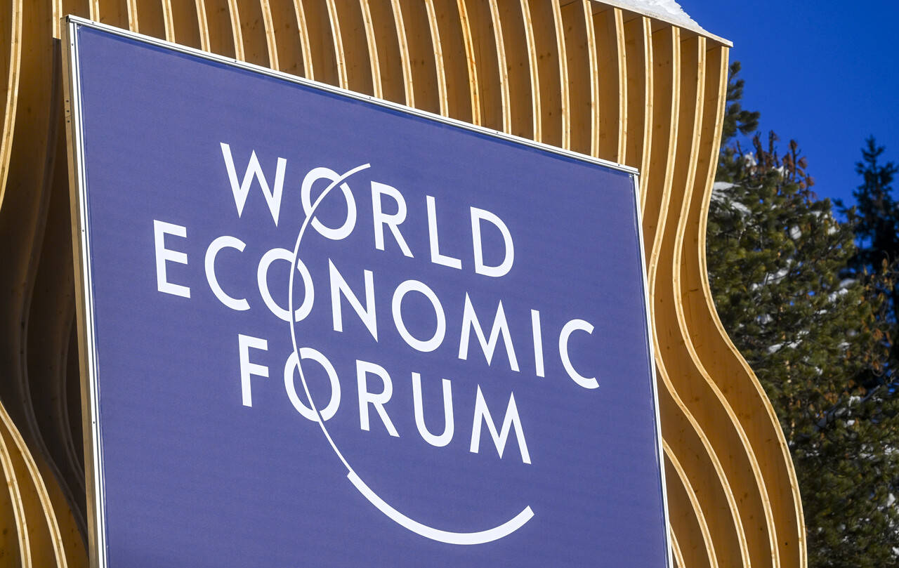 Davos zirvesi başladı: Gündem yapay zeka ve güven