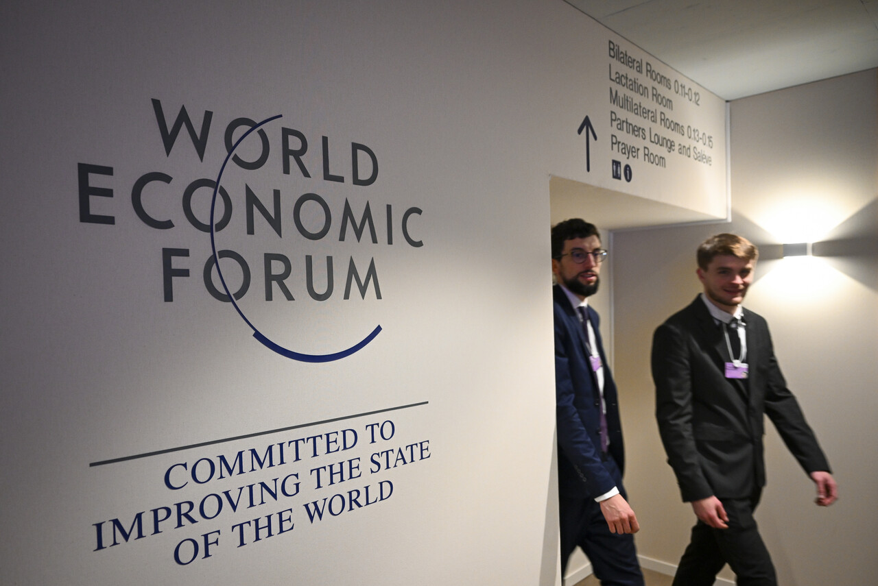 Davos zirvesi başladı: Gündem yapay zeka ve güven