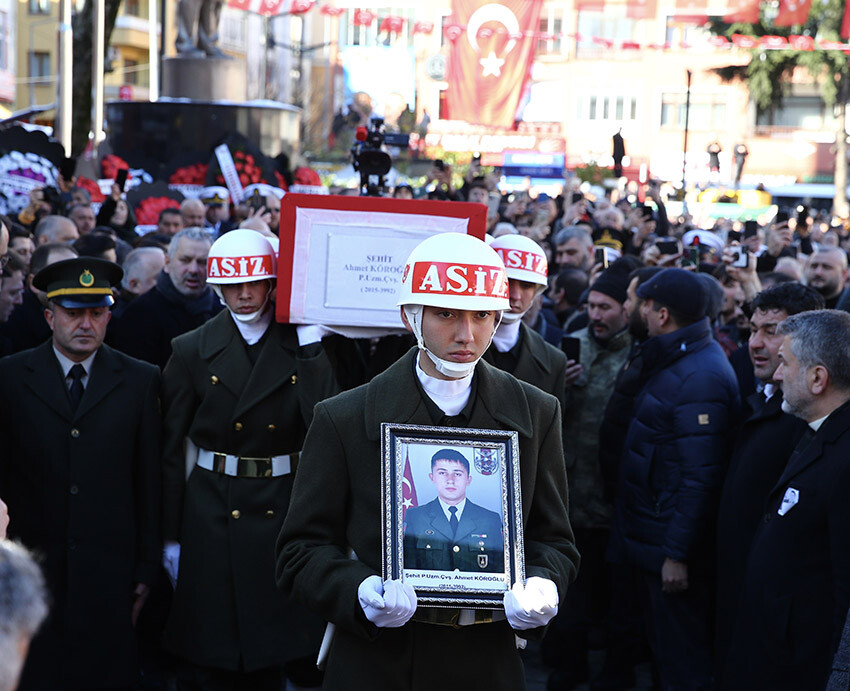 Bağrımıza bastık! Şehitleri on binler uğurladı