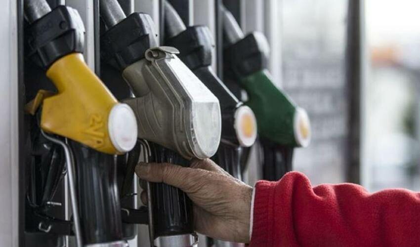 Araç sahipleri dikkat! Petrol fiyatları alevlendi, o tarihte 30 dolar birden zam gelecek (15 Ocak 2024 güncel akaryakıt fiyatları)