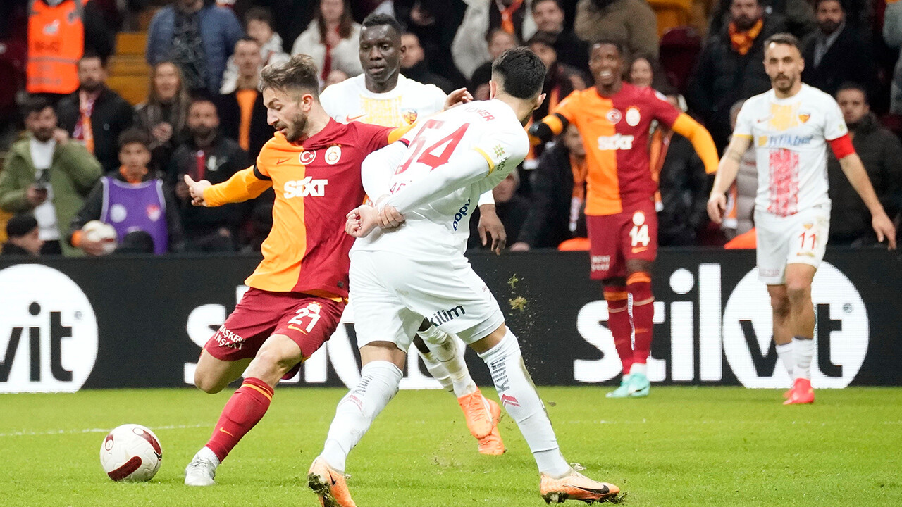 Galatasaray'ın zirve takibi sürüyor! 3 puanı 2 golle aldı (Galatasaray 2-1 Kayserispor) Galatasaray'ın zirve takibi sürüyor! 3 puanı 2 golle aldı (Galatasaray 2-1 Kayserispor)