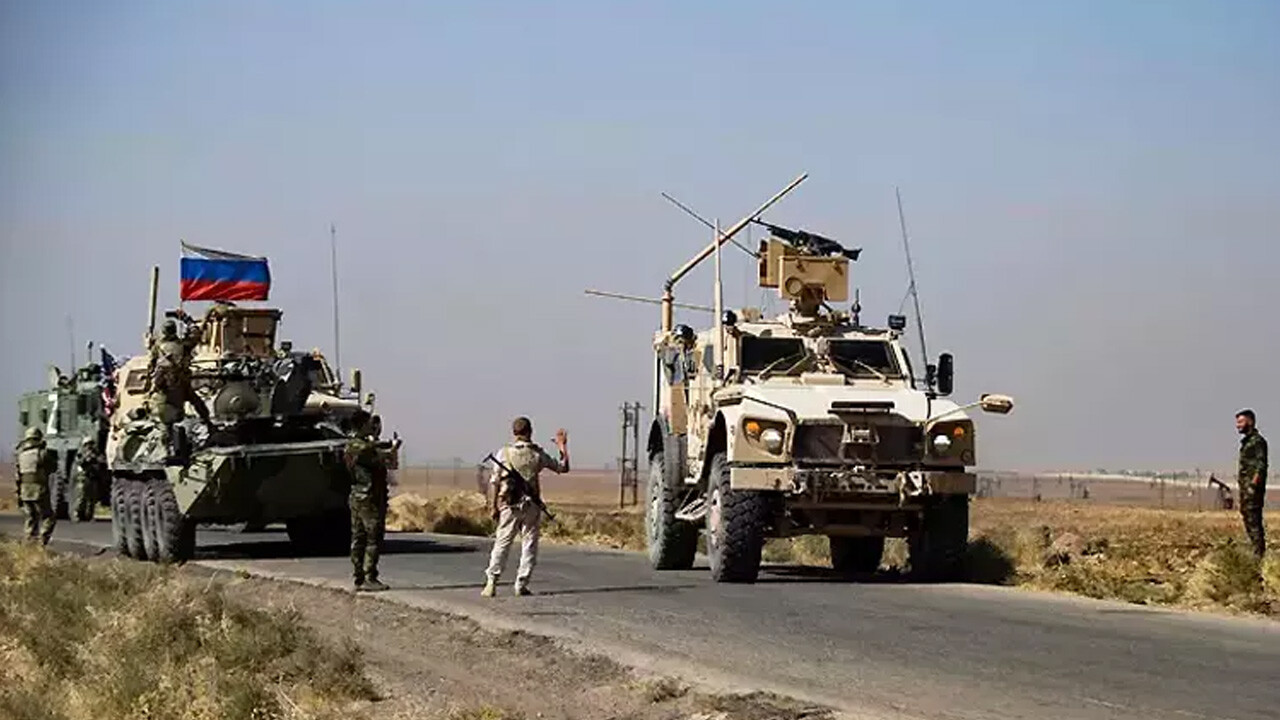 ABD ve Rusyanın devriye attığı Haseke'de, petrol tesislerine bomba yağdı