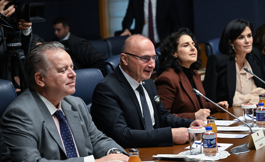 Dışişleri Komisyonu Başkanı Fuat Oktay, Radman ile görüştü Dışişleri Komisyonu Başkanı Fuat Oktay, Radman ile görüştü