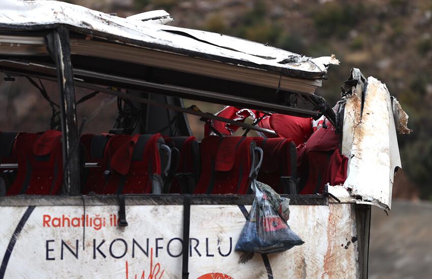Mersin'deki kazadan kurtulanlar dehşeti anlattı! 'Şoför aracı çok kötü kullanıyordu inmek istedim ama...'