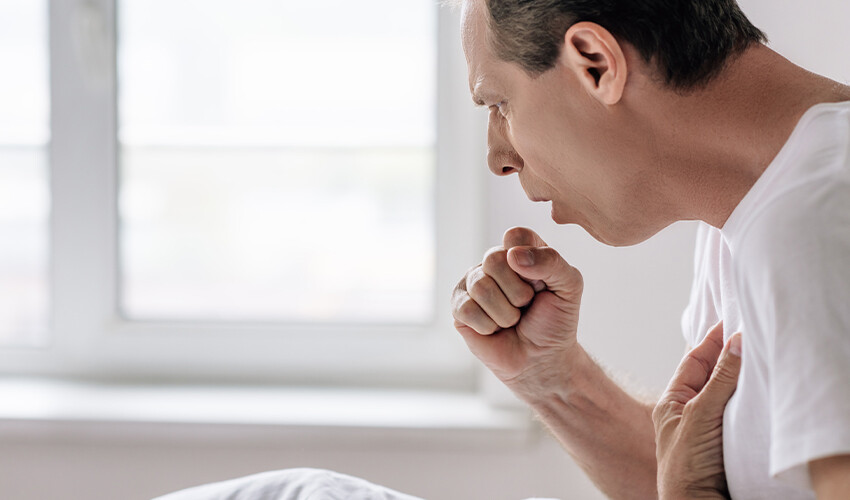 Hastaneler doldu taştı, uzmanından tedbir çağrısı: Sarılmayın, tokalaşmayın