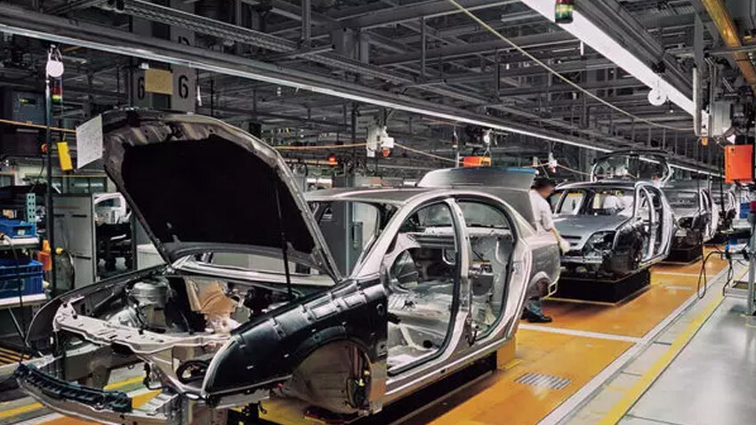 Dünyaca ünlü otomotiv devi, Husilerin saldırıları nedeniyle üretimi durdurdu