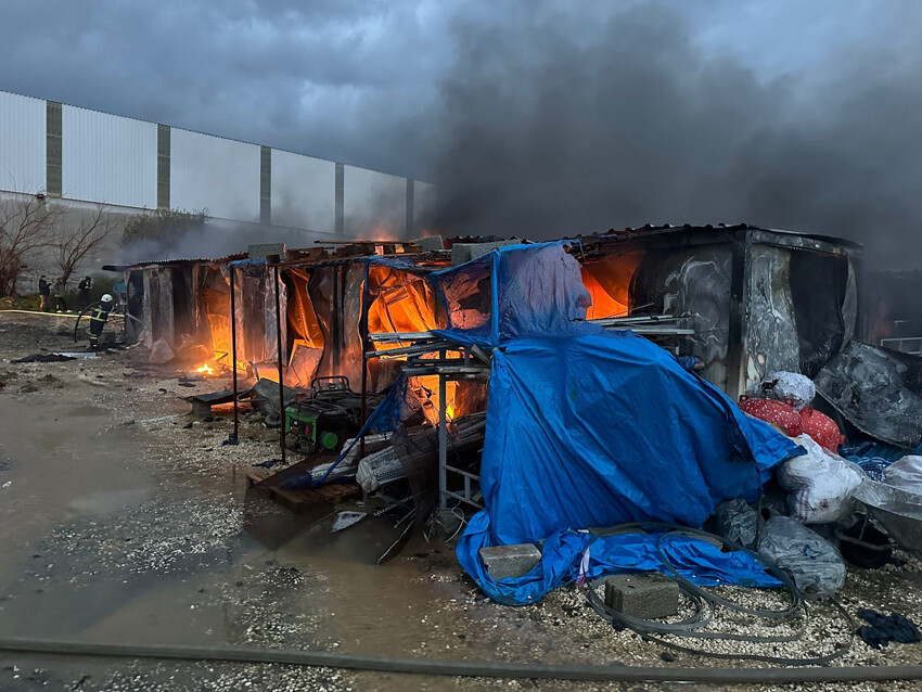 Depremin yıktığı Hatay'da son bir haftada 3 konteyner yangını