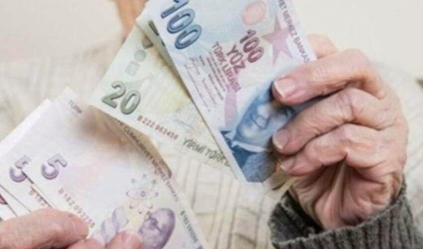SSK ve Bağ-Kur emeklilerine peş peşe ikinci müjde! Gece yarısı açıkladılar, 15 bin TL ek para ödenecek