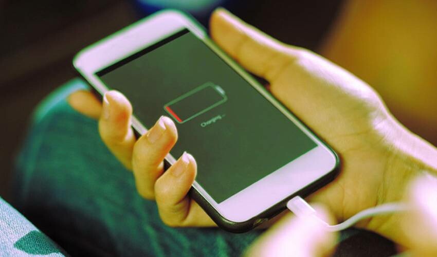 Telefonunuzun şarjı çabuk bitiyorsa mutlaka bunu yapın! Pili 2 kat daha uzun dayanıyor