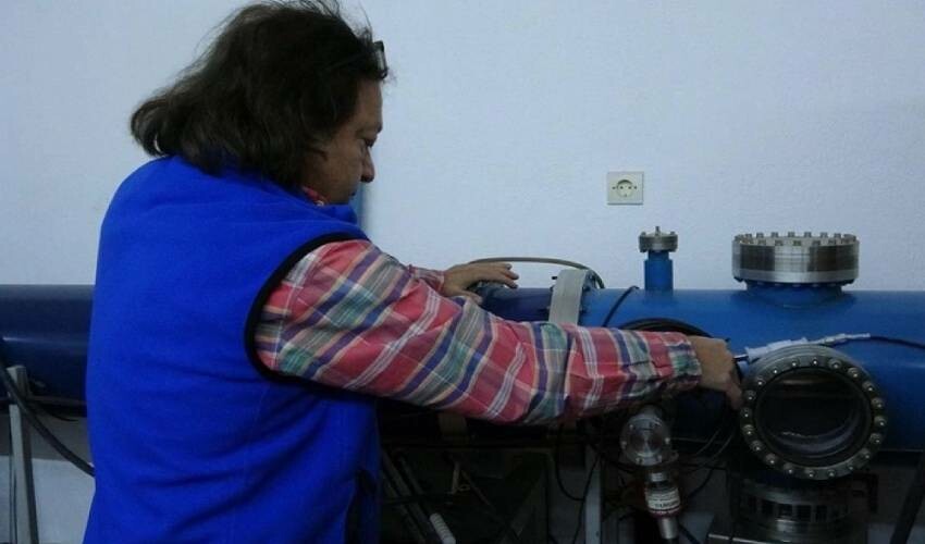 Türk bilim insanlarından akıl almaz buluş! Tek bir tuşla havadaki uçağı anında düşürüyor Türk bilim insanlarından akıl almaz buluş! Tek bir tuşla havadaki uçağı anında düşürüyor