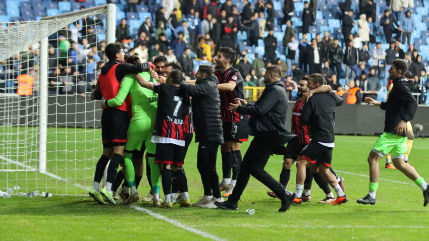 Kupa'da 24 Erzincanspor sürprizi! Adana Demirspor deplasmanında drama mutlu sonla bitti Kupa'da 24 Erzincanspor sürprizi! Adana Demirspor deplasmanında drama mutlu sonla bitti