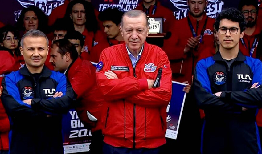 Bu gurur Türkiye'nin! Alper Gezeravcı uzaya çıkan ilk Türk olarak tarihe geçti Bu gurur Türkiye'nin! Alper Gezeravcı uzaya çıkan ilk Türk olarak tarihe geçti