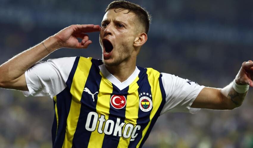 Fenerbahçe’de rüzgar tersine esmeye başladı! 50 milyon euroyu gözden çıkardılar, yıldız isim takımdan ayrılıyor Fenerbahçe’de rüzgar tersine esmeye başladı! 50 milyon euroyu gözden çıkardılar, yıldız isim takımdan ayrılıyor