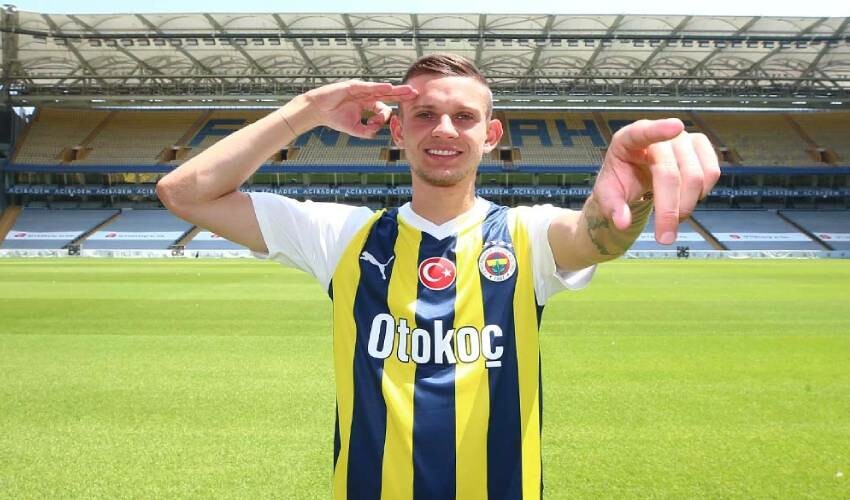 Fenerbahçe’de rüzgar tersine esmeye başladı! 50 milyon euroyu gözden çıkardılar, yıldız isim takımdan ayrılıyor Fenerbahçe’de rüzgar tersine esmeye başladı! 50 milyon euroyu gözden çıkardılar, yıldız isim takımdan ayrılıyor
