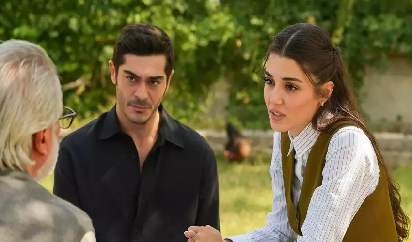 Hayranları şaşkın, Hande Erçel mesleğini sildi