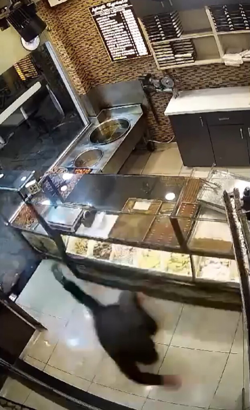 Tatlıcıda maganda dehşeti: Silahla tehdit, hakaret, ateş açma... Tatlıcıda maganda dehşeti: Silahla tehdit, hakaret, ateş açma...