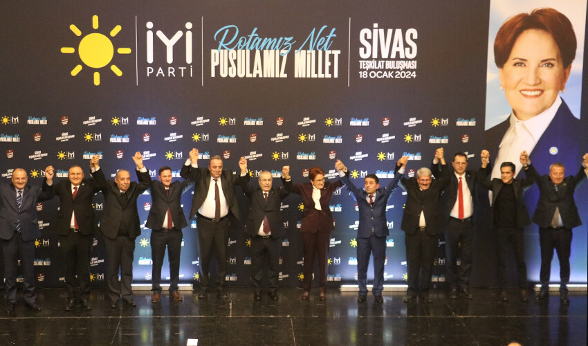 İYİ Parti lideri Akşener 'Ben kellemi ortaya koydum' deyip açıkladı: El sıkıştık, başaramadık