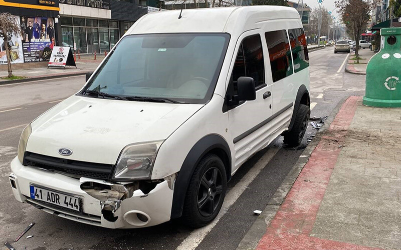 Kocaeli'de aksiyon filmlerini aratmayan uyuşturucu operasyonu! Kaçmak istediler, kaza yaptılar Kocaeli'de aksiyon filmlerini aratmayan uyuşturucu operasyonu! Kaçmak istediler, kaza yaptılar