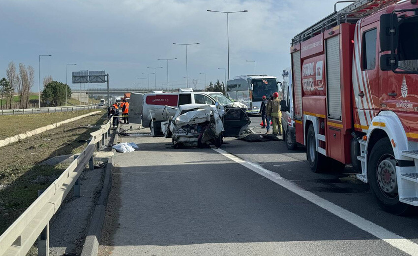 TEM'de korkunç trafik kazası: Ölüler ve yaralılar var TEM'de korkunç trafik kazası: Ölüler ve yaralılar var