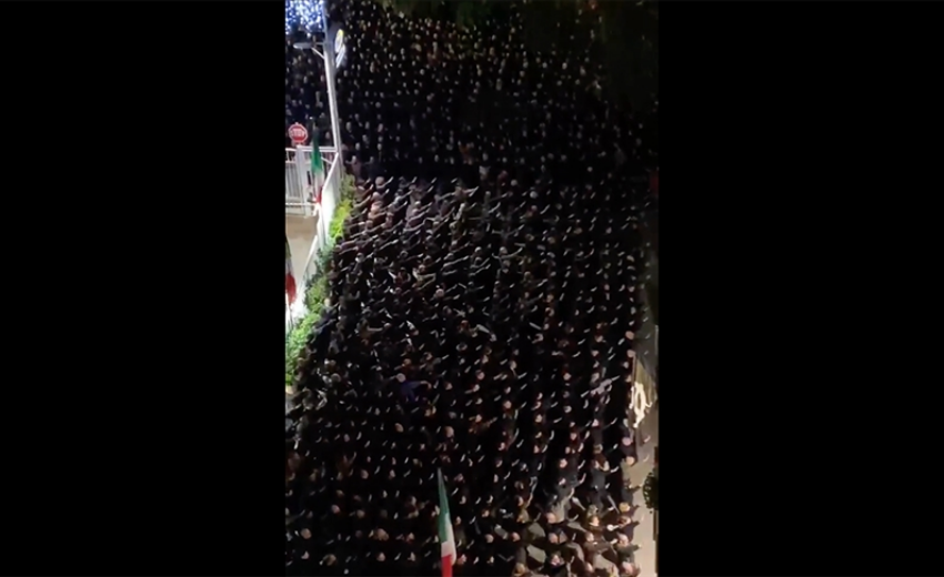 Roma'da Nazi selamı veren Faşistler hakkında 'suç işlemedikleri' kararı çıktı