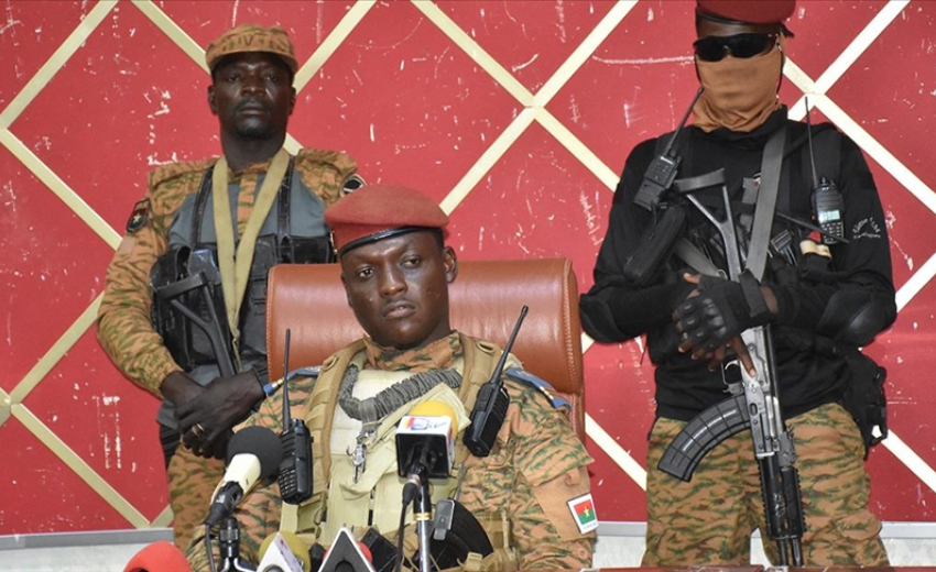 Burkina Faso'da darbe üstüne darbe! Cuntacıların mevcut cuntacıyı devirme girişimi engellendi Burkina Faso'da darbe üstüne darbe! Cuntacıların mevcut cuntacıyı devirme girişimi engellendi