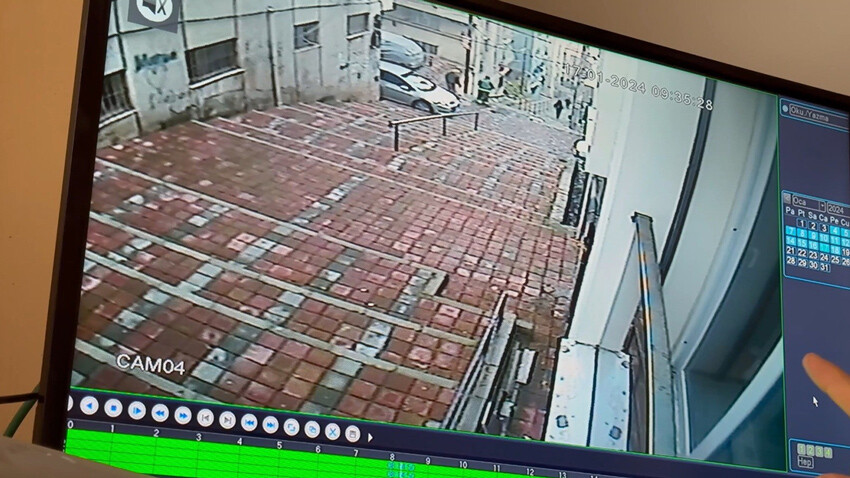 Merdivenlerde buldu, bir an tereddüt etmedi! İçi para dolu cüzdanı sahibine ulaştırdı