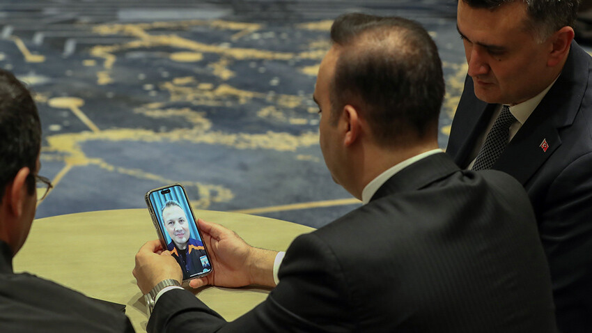 14 günlük gurur seyahati! ve Türk bayrağı uzayda 14 günlük gurur seyahati! ve Türk bayrağı uzayda