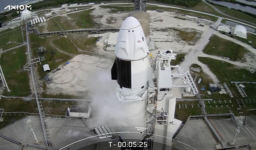 Türk astronot Alper Gezeravcı'dan ilk mesaj: İstikbal göklerdedir Türk astronot Alper Gezeravcı'dan ilk mesaj: İstikbal göklerdedir