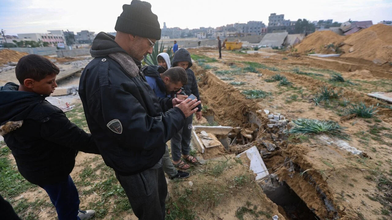 Filistinlilerin mezarları kazılmıştı: Tepki çeken görüntülere İsrail ordusundan ilk cevap Filistinlilerin mezarları kazılmıştı: Tepki çeken görüntülere İsrail ordusundan ilk cevap