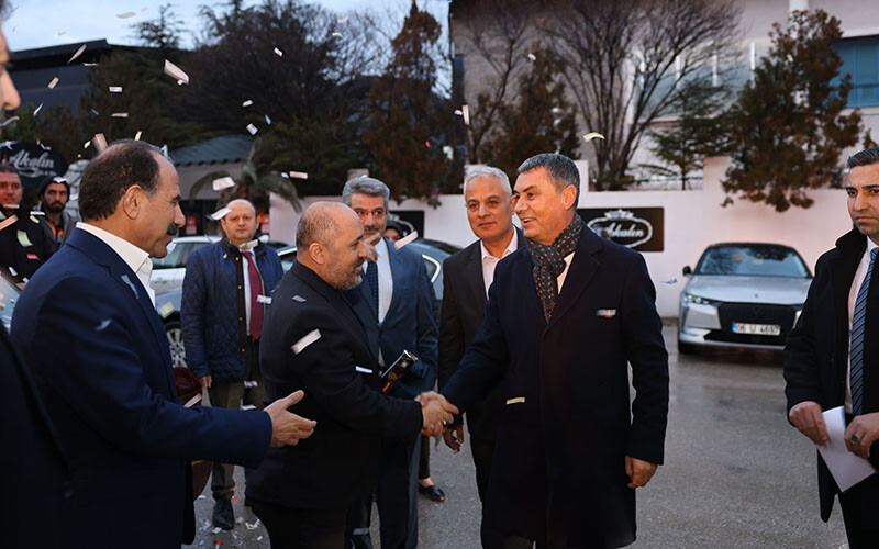 ‘Başkan çıldırdı’, belediye personellerine yüzde 80 zam yaptı: Aylık maaş 42 bin lira oldu