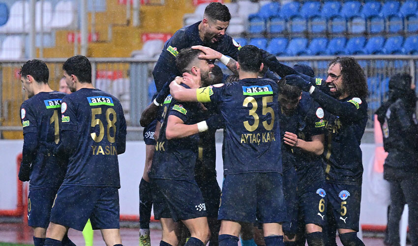 Kasımpaşa, Hatayspor'u farklı mağlup etti! Volkan Demirel'den istifa sinyali