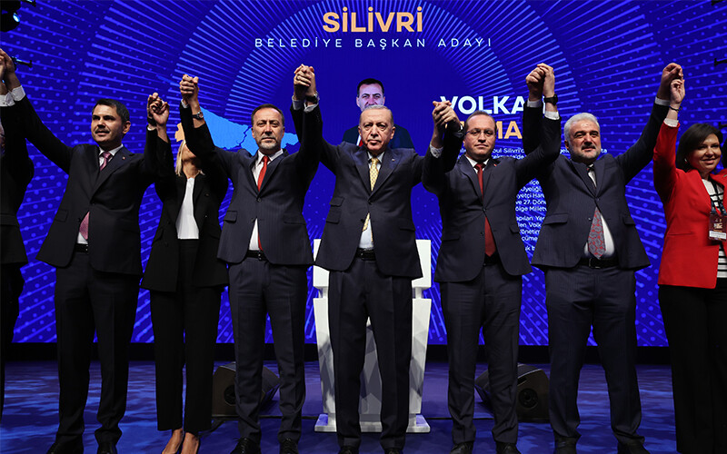 AK Parti İstanbul’da 2 ilçeyi MHP’ye bıraktı AK Parti İstanbul’da 2 ilçeyi MHP’ye bıraktı