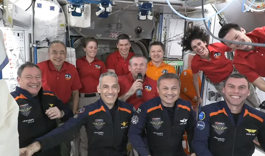 İlk Türk astronot Alper Gezeravcı, Uluslararası Uzay İstasyonu'ndan dünyaya Türkçe seslendi